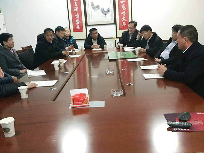 市政協(xié)原副主席、民建市委原主委?；萏m，市人大常委、民建市委副主委周中穩(wěn)一行到我公司調(diào)研蘆花雞養(yǎng)殖發(fā)展情況